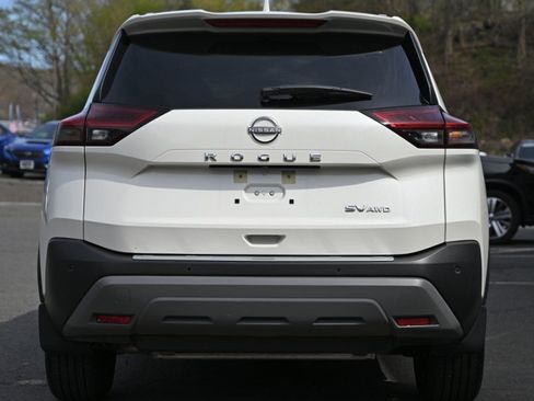 Used 2023 Nissan Rogue SV w/ SV Premium B Package AWD/4WD image 5
