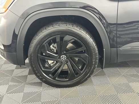 Used 2022 Volkswagen Atlas SE w/ Black Wheel Package AWD/4WD image 12