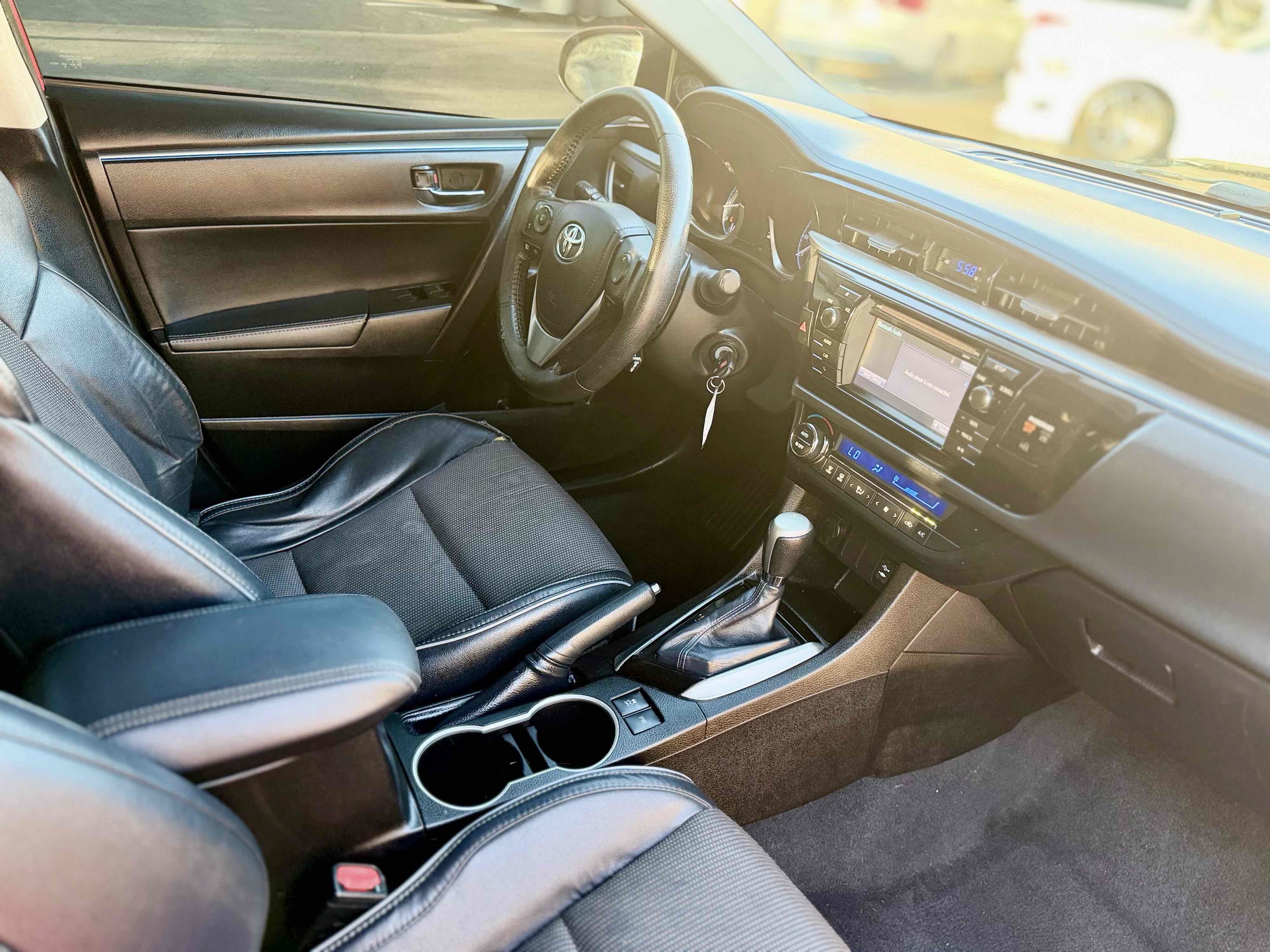 Used 2015 Toyota Corolla S FWD image 19