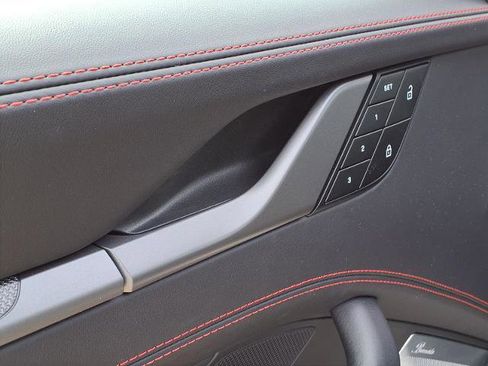 Used 2023 Porsche 911 Carrera image 15