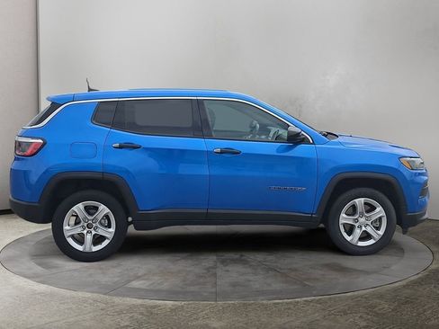 Used 2023 Jeep Compass Sport image 6