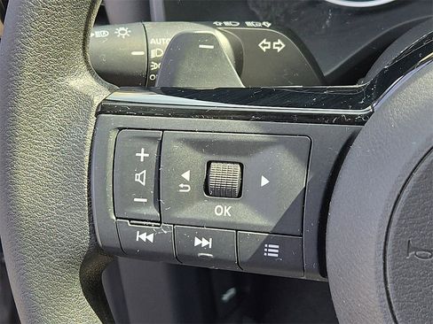 Certified 2022 Nissan Rogue SV image 22