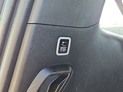 Used 2024 Jeep Wagoneer Series II w/ Flexible Seating Group AWD/4WD image 30