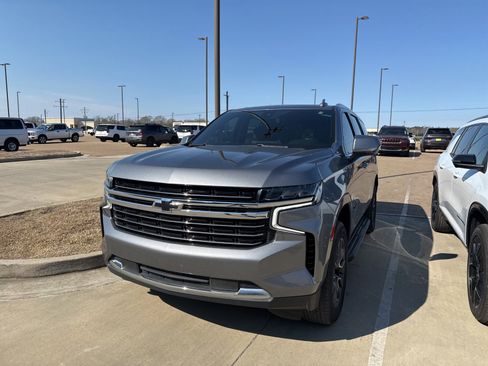 Used 2021 Chevrolet Tahoe LT w/ Rear Media and Nav Package image 2