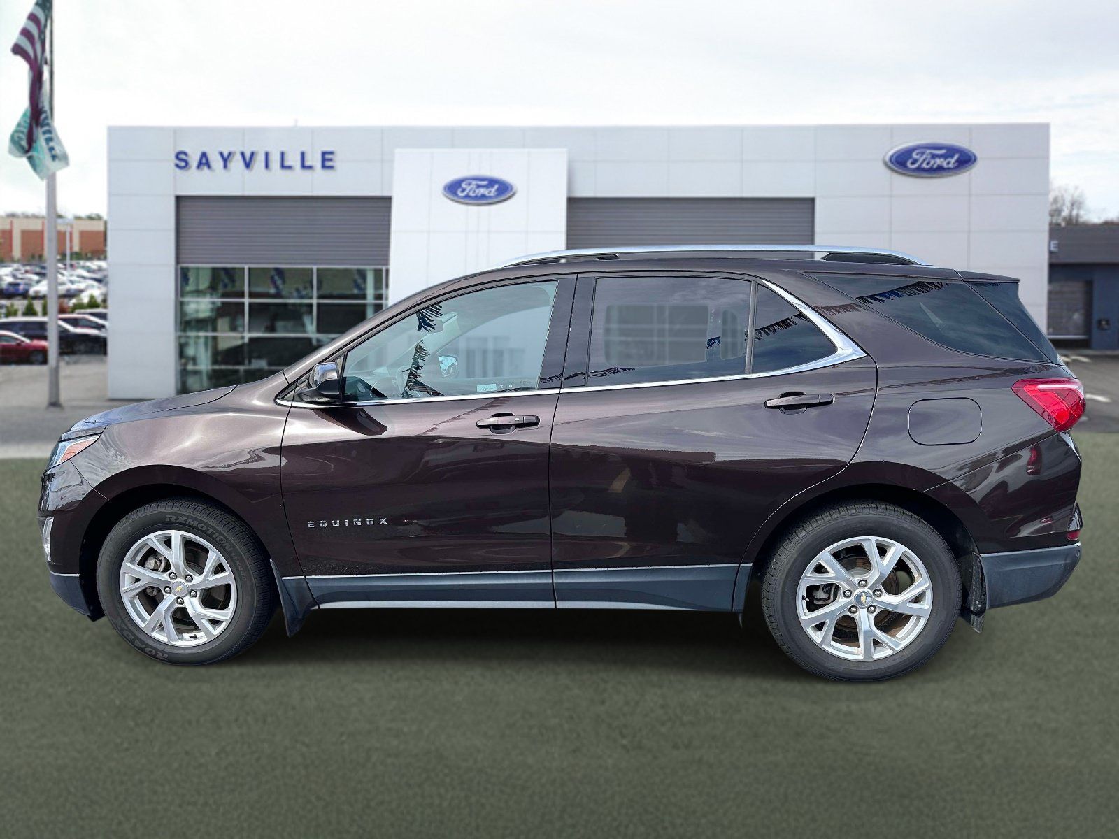 Used 2020 Chevrolet Equinox LT FWD image 2