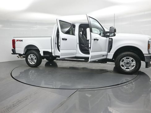New 2026 Ford F250 XLT w/ FX4 Off-Road Package image 31