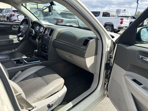 Used 2008 Chrysler 300 Touring RWD image 21