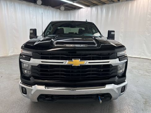 Certified 2025 Chevrolet Silverado 2500 LT w/ Convenience Package image 9
