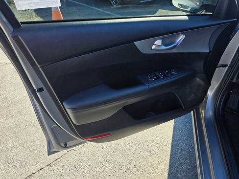 Used 2023 Kia Forte LXS w/ LXS Technology Package image 20