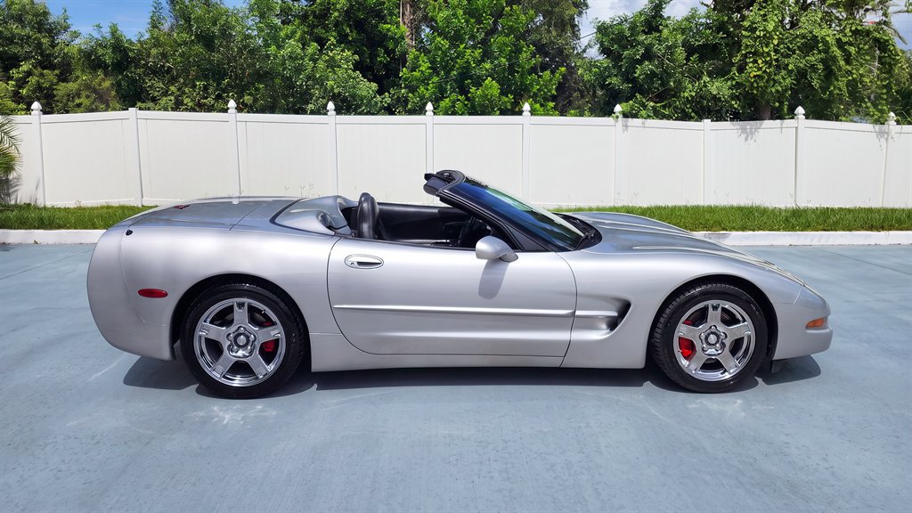 Used 1999 Chevrolet Corvette Convertible w/ Memory Pkg RWD image 9
