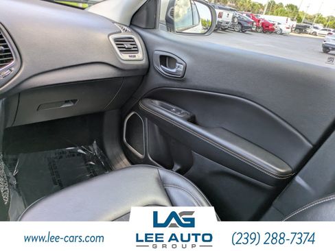 Used 2018 Jeep Compass Latitude w/ Popular Equipment Group FWD image 14
