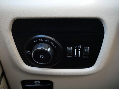 Used 2021 Jeep Grand Cherokee L Limited image 27