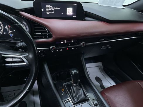 Used 2021 MAZDA MAZDA3 Hatchback w/Premium Plus Pkg image 20