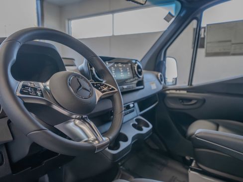 New 2025 Mercedes-Benz Sprinter 2500 image 7