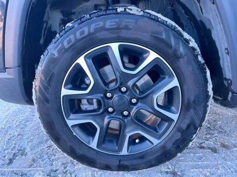 Used 2020 Jeep Compass Trailhawk image 10