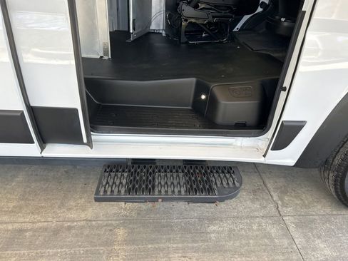 Used 2024 RAM ProMaster 3500 w/ Delivery Van Package FWD image 19
