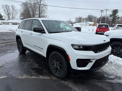 Used 2024 Jeep Grand Cherokee Altitude