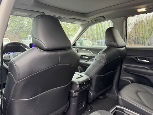 Used 2026 Toyota Grand Highlander AWD image 21
