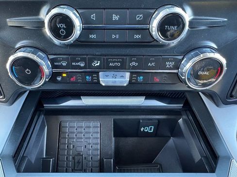 Certified 2024 Ford F350 Limited image 31