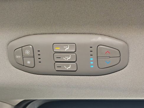 Used 2018 Kia Sedona L FWD image 30