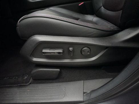 Used 2025 Honda Pilot Black Edition image 30