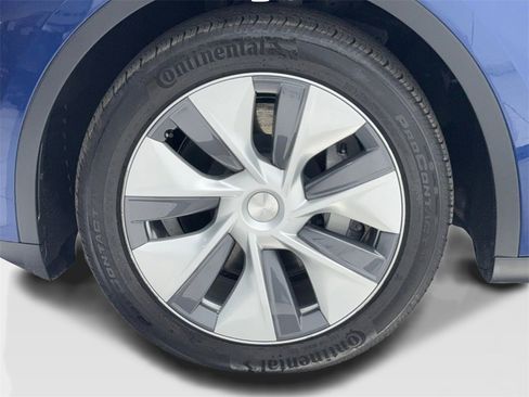 Used 2023 Tesla Model Y 2WD image 56