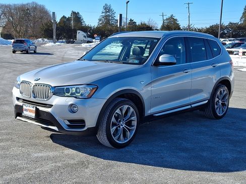 Used 2017 BMW X3 xDrive28i image 3