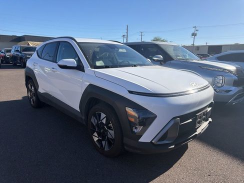Used 2024 Hyundai Kona SEL image 2