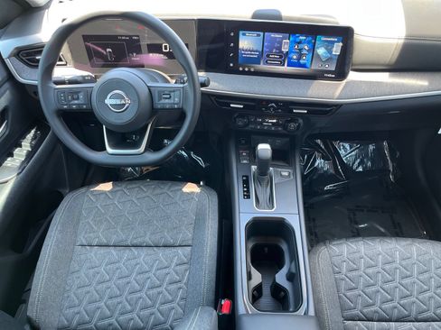 New 2026 Nissan Kicks SV w/ Cold Weather Package FWD image 12