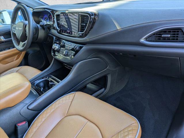 Used 2022 Chrysler Pacifica Pinnacle AWD/4WD image 24