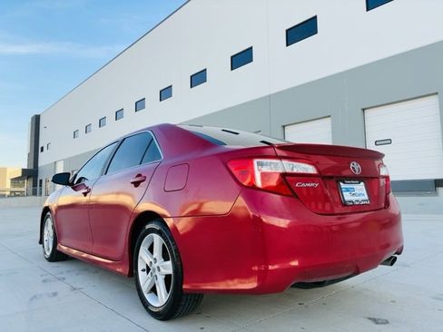Used 2014 Toyota Camry L image 3