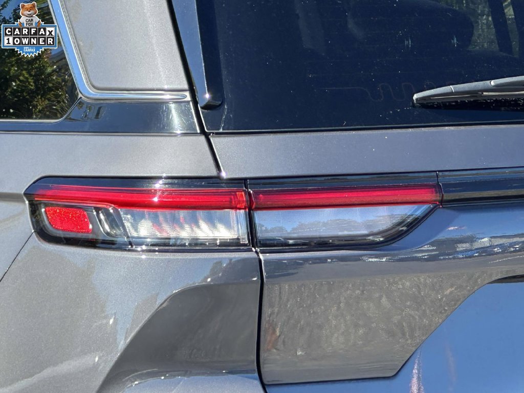 Used 2023 Jeep Grand Cherokee Limited AWD/4WD image 9