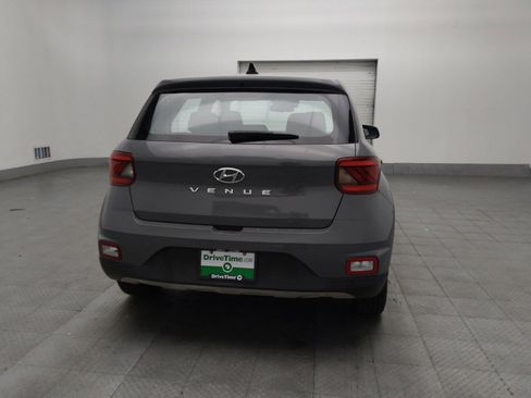 Used 2021 Hyundai Venue SE FWD image 7