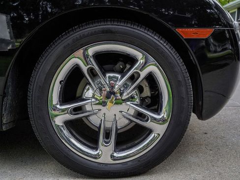 Used 2005 Chevrolet SSR w/ Preferred Equipment Group RWD image 49