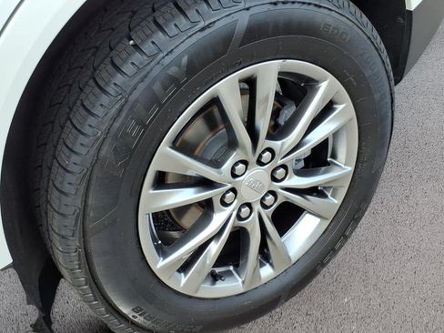 Certified 2023 Cadillac XT5 Premium Luxury AWD/4WD image 9