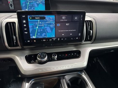 Used 2025 Ford Expedition Active AWD/4WD image 21