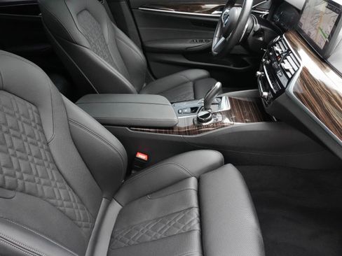 Certified 2023 BMW 540i w/ Executive Package image 12