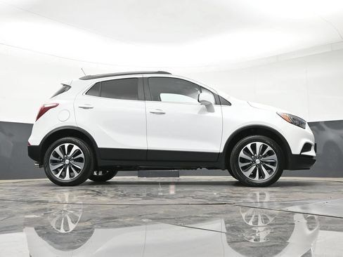 Used 2022 Buick Encore Preferred AWD/4WD image 29
