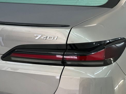 Certified 2023 BMW 740i RWD image 29