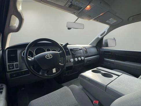 Used 2011 Toyota Tundra 4x4 Double Cab image 9