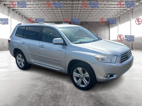 Used 2010 Toyota Highlander Limited AWD/4WD image 3