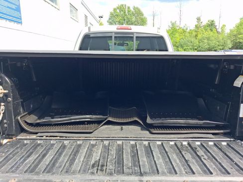 Used 2017 Toyota Tacoma SR5 w/ Tow Package AWD/4WD image 24