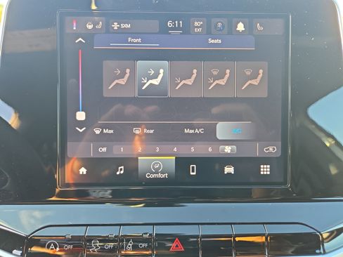 Used 2025 Jeep Compass Latitude image 3