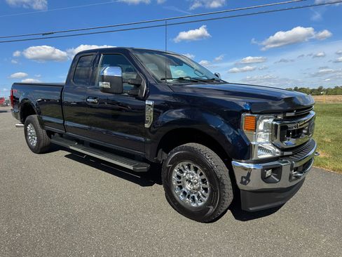 Used 2022 Ford F350 XLT w/ XLT Premium Package image 5