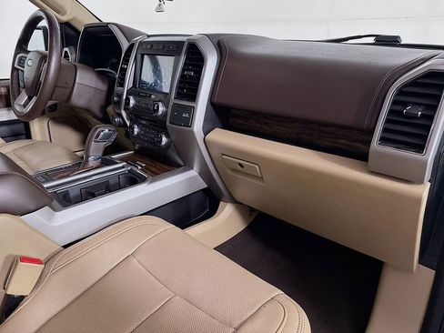 Used 2018 Ford F150 Lariat w/ Equipment Group 502A Luxury image 33