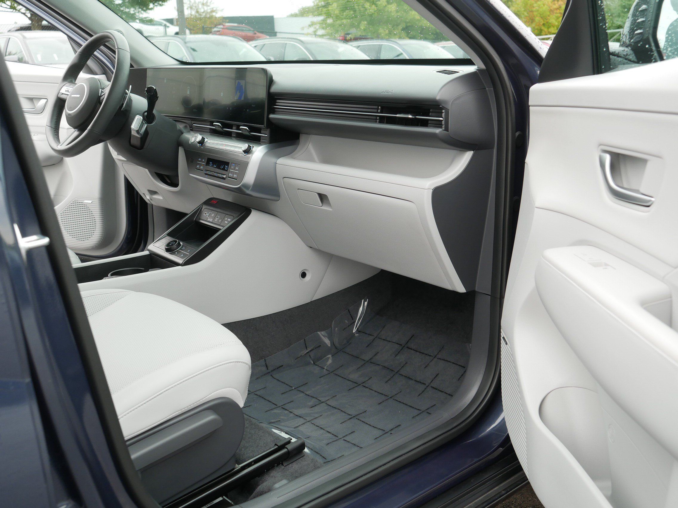Used 2024 Hyundai Kona Limited AWD/4WD image 19
