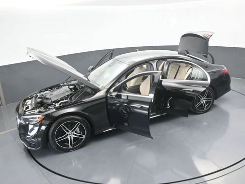 Used 2025 Mercedes-Benz E 350 4MATIC Sedan image 69