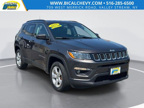Used 2018 Jeep Compass Latitude w/ Popular Equipment Group AWD/4WD image 1