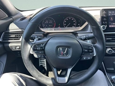 Used 2018 Honda Accord Sport image 17