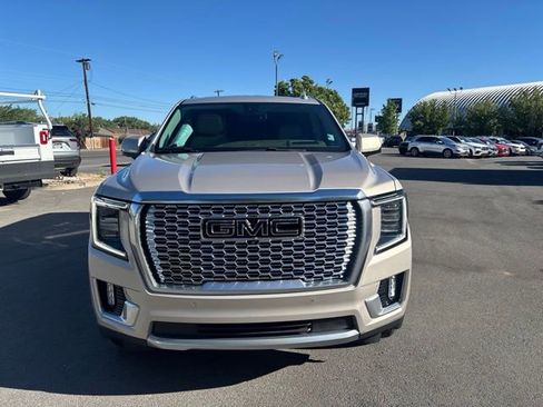 Used 2021 GMC Yukon Denali AWD/4WD image 3